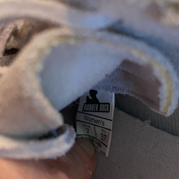 Rubber Duck Womens Light Gray Suede Casual Shoes w Fringe /Suede Laces / Size 7 - Picture 8 of 12